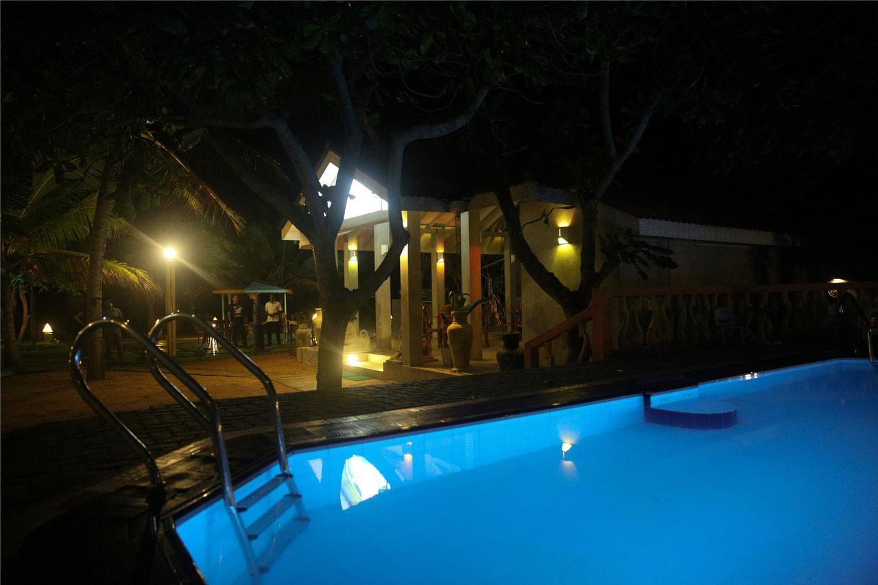 Oasey Ayurveda Hotel Bentota Exterior photo